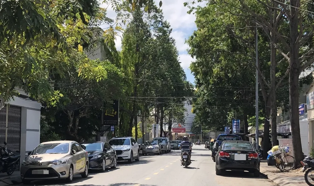 đỗ xe dưới lòng đường ở Cần Thơ