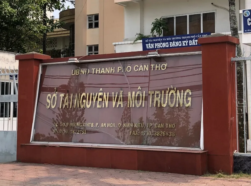 Từ năm 2020 đến nay, Sở TN&MT TP Cần Thơ đã tham mưu tổ chức thực hiện 33 đoàn thanh, kiểm tra liên quan đất đai. Ảnh: NHẪN NAM Từ năm 2020 đến nay, Sở TN&MT TP Cần Thơ đã tham mưu tổ chức thực hiện 33 đoàn thanh, kiểm tra liên quan đất đai. Ảnh: NHẪN NAM