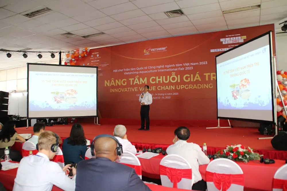 Quang cảnh hội thảo chuyên ngành về tôm tại Triển lãm quốc tế Vietshrimp 2023. Ảnh: CHÂU ANH