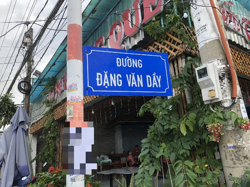 Đường Đặng Văn Dầy ở quận Bình Thủy dự kiến đổi thành đường Lạc Long Quân. Ảnh: NHẪN NAM