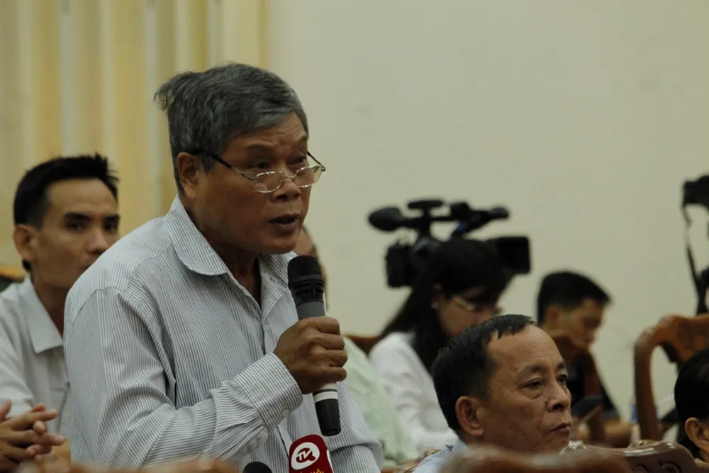 Cử tri Nguyễn Hữu Chí phát biểu ý kiến tại buổi tiếp xúc với Đoàn ĐBQH TP Cần Thơ ngày 8-7. Ảnh: NHẪN NAM Cử tri Nguyễn Hữu Chí phát biểu ý kiến tại buổi tiếp xúc với Đoàn ĐBQH TP Cần Thơ ngày 8-7. Ảnh: NHẪN NAM