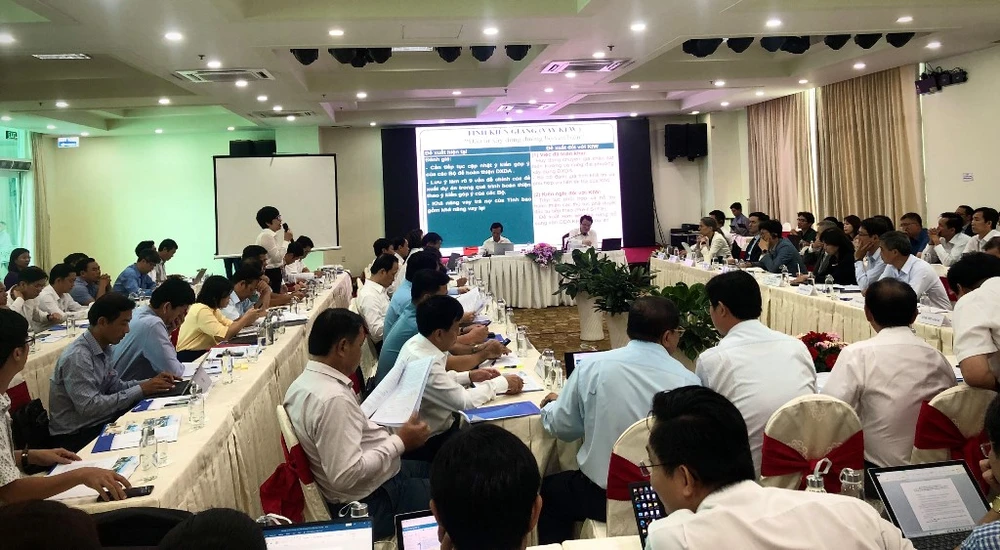 Quang cảnh cuộc họp ngày 15-7 tại Cần Thơ. Ảnh: NHẪN NAM