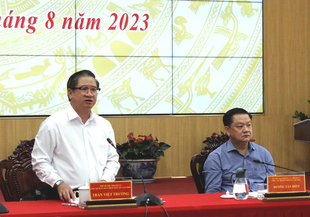 Ông Trần Việt Trường – Chủ tịch UBND TP Cần Thơ phát biểu kết luận cuộc họp. Ảnh: NHẪN NAM Ông Trần Việt Trường – Chủ tịch UBND TP Cần Thơ phát biểu kết luận cuộc họp. Ảnh: NHẪN NAM