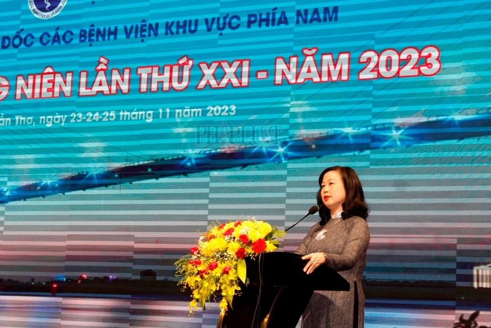 Bộ trưởng Bộ Y tế Đào Hồng Lan mong muốn việc chăm sóc sức khỏe cho người dân ĐBSCL phải cải thiện hơn.