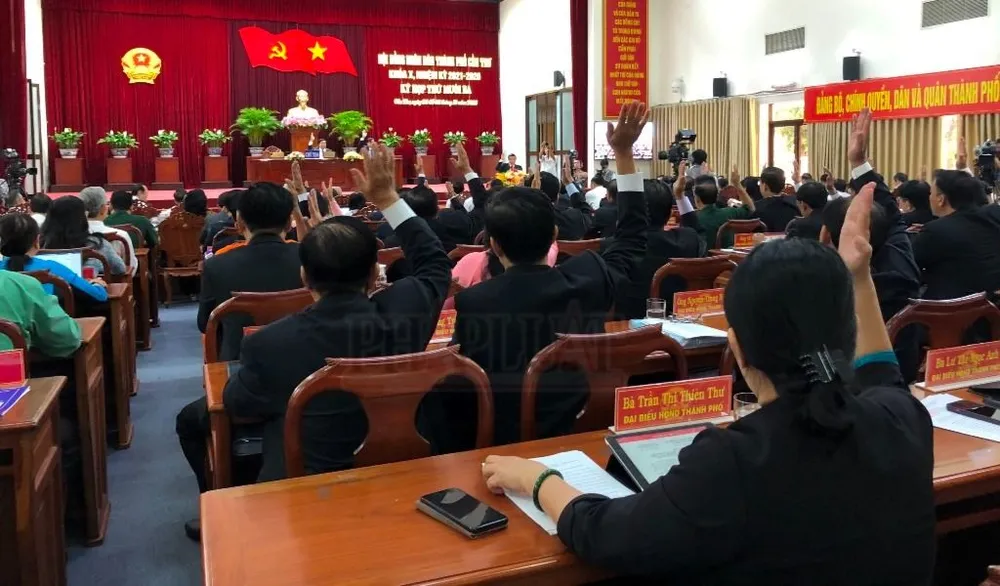 HĐND TP Cần Thơ miễn nhiệm một phó chủ tịch UBND TP Cần Thơ