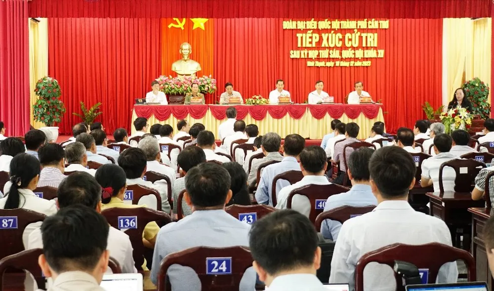 Thủ tướng tiếp xúc cử tri huyện Vĩnh Thạnh, TP Cần Thơ