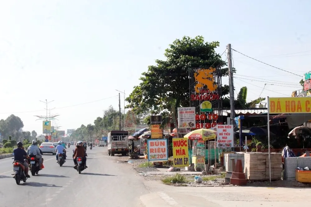 Dự án Trung tâm Văn hóa Tây Đô nằm bên đường Quang Trung
