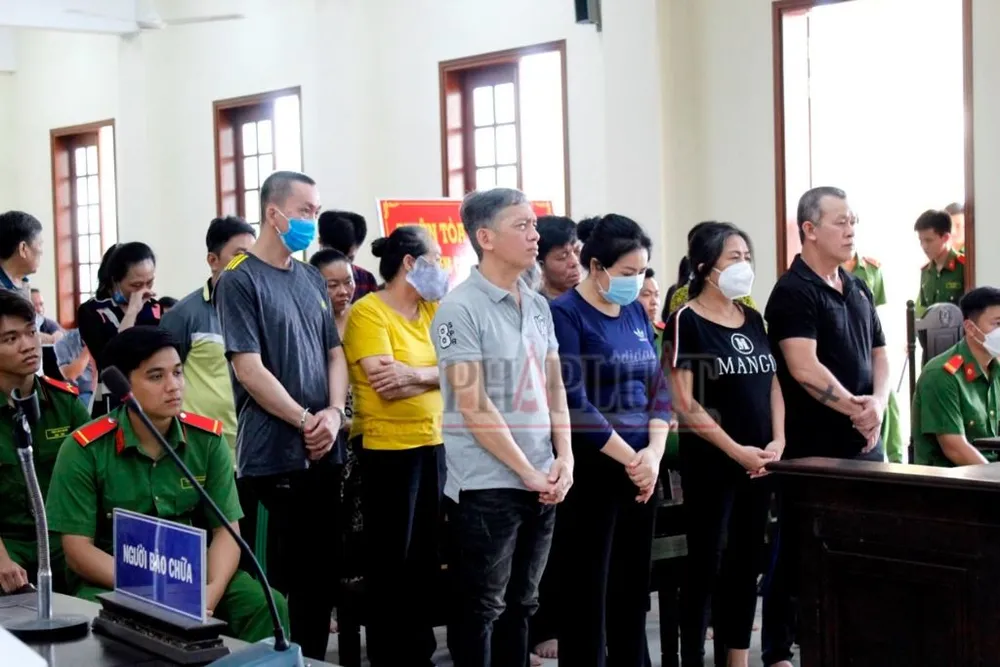 một bị cáo kêu oan trong vụ 22 bị cáo lừa tráo sổ đỏ ở Cần Thơ.