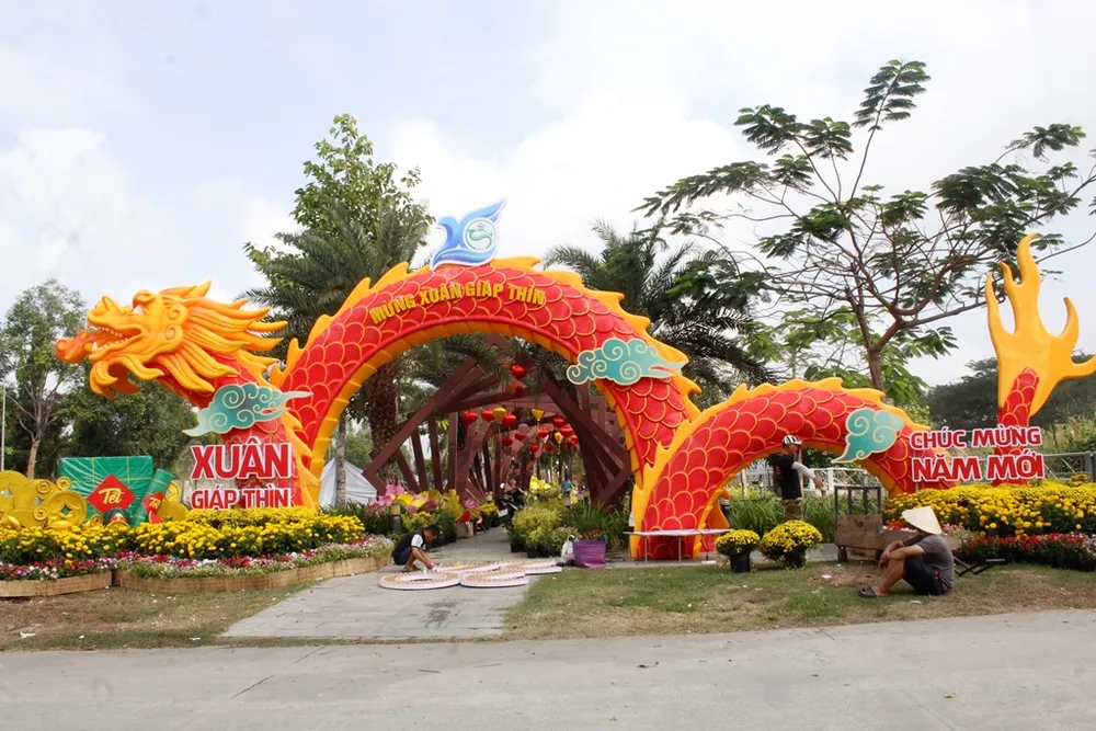 Rồng tại Vườn hoa nghệ thuật Cần Thơ Tết Giáp Thìn 2024.