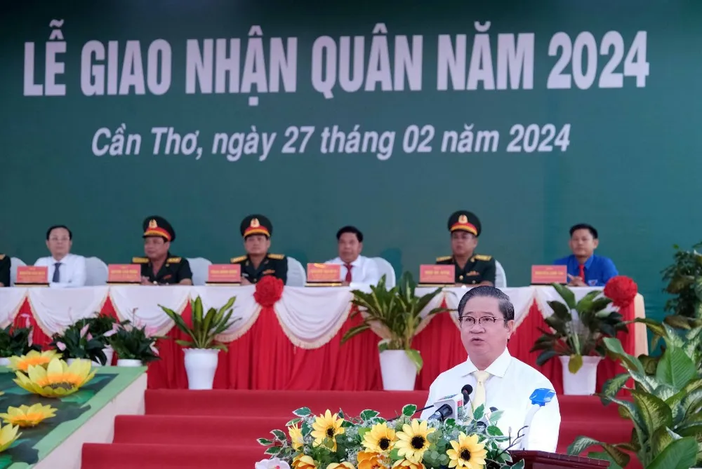 Chủ tịch UBND TP Cần Thơ Trần Việt Trường