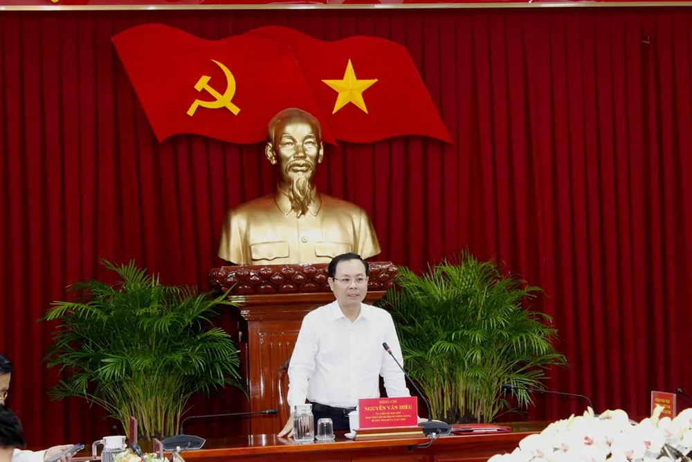 Bí thư Thành ủy Cần Thơ Nguyễn Văn Hiếu phát biểu kết luận cuộc họp. Ảnh: NHẪN NAM Bí thư Thành ủy Cần Thơ Nguyễn Văn Hiếu