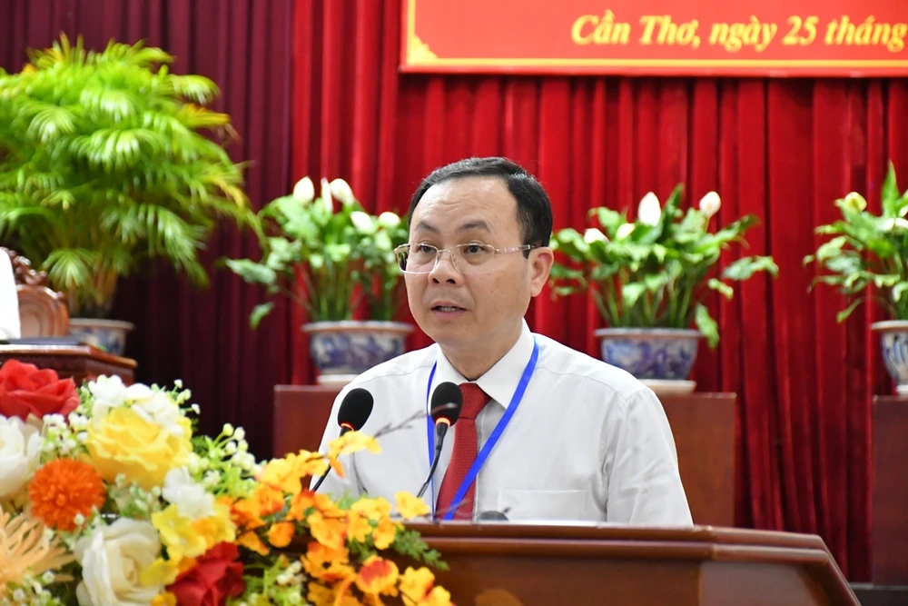 Bí thư Thành ủy Cần Thơ Nguyễn Văn Hiếu phát biểu kết luận hội thảo. Ảnh: CTV Bí thư Cần Thơ Nguyễn Văn Hiếu