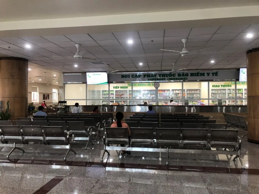 Khu vực cấp phát thuốc bảo hiểm y tế của một bệnh viện ở Cần Thơ.