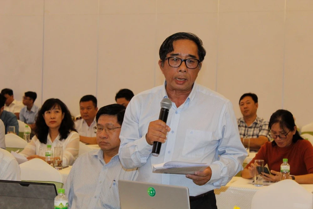 TS Lê Anh Tuấn phát biểu tại buổi tham vấn. Ảnh: NHẪN NAM uy-ban-song-me-cong.jpg