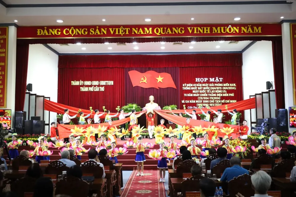 Quang cảnh buổi họp mặt. Ảnh: CTV can-tho-hop-mat-2.jpg