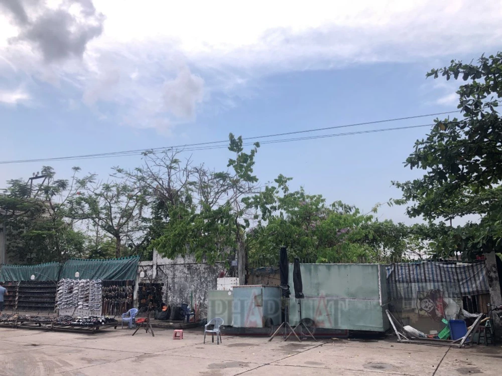 Khu đất công của Cần Thơ tại 66 đường Cách Mạng Tháng Tám. Ảnh: NHẪN NAM khu đất công của Cần Thơ tại 66 đường Cách Mạng Tháng Tám