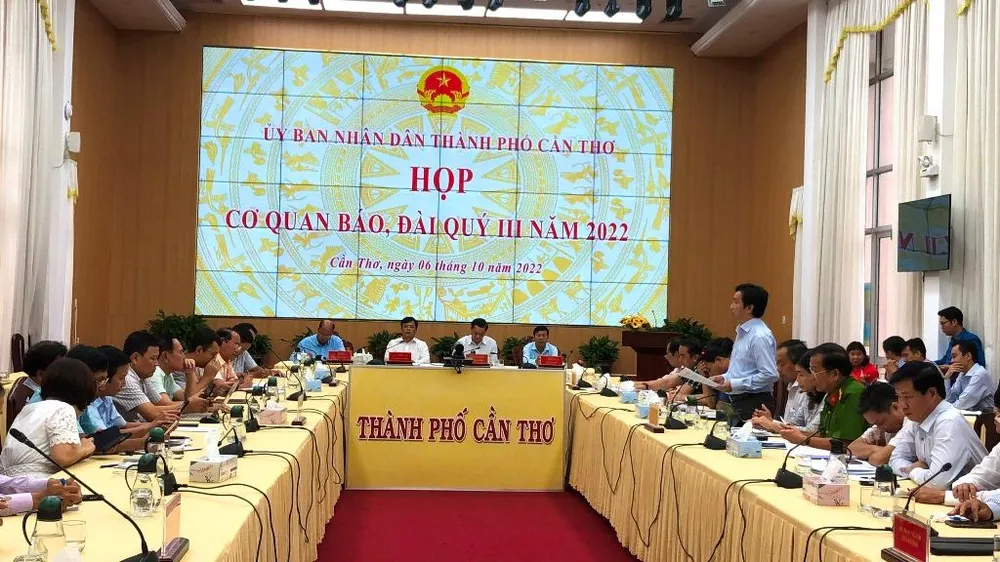 Một cuộc họp báo quý định kỳ của UBND TP Cần Thơ. Ảnh: NN Cần Thơ bãi bỏ quy chế tổ chức họp báo của UBND TP.