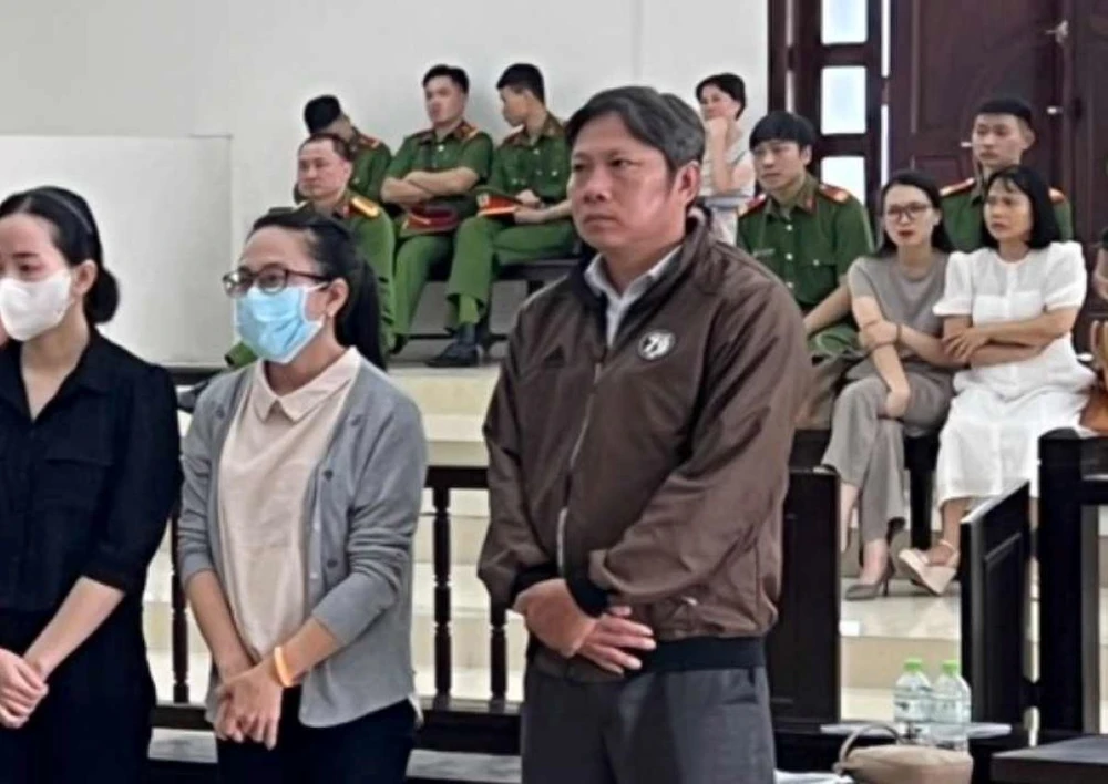 Ông Trần Thanh Phong, Phó trưởng phòng kế toán CDC Bình Dương tại phiên tòa phúc thẩm. Ảnh: CTV pho-phong-cdc-binh-duong.jpg
