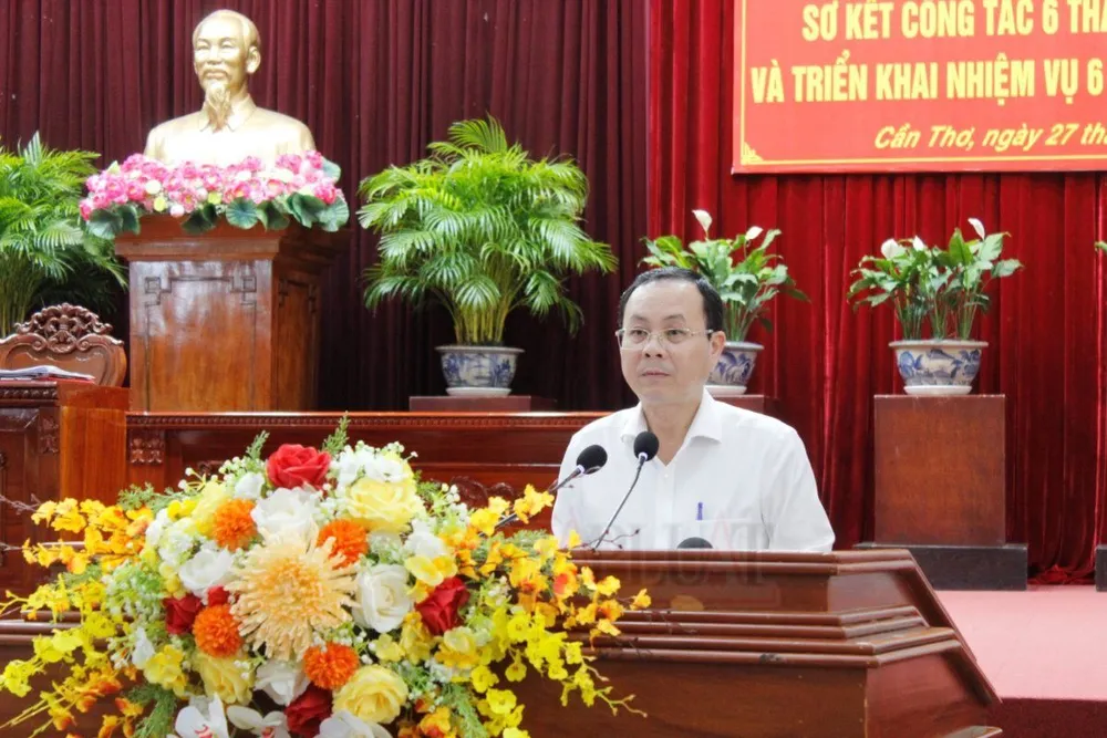 Bí thư Thành ủy Cần Thơ Nguyễn Văn Hiếu phát biểu kết luận hội nghị. Ảnh: NHẪN NAM Bí thư Thành ủy Cần Thơ Nguyễn Văn Hiếu.