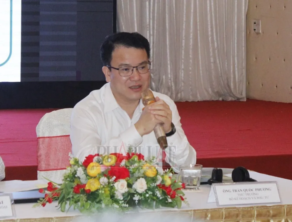 Thứ trưởng Bộ KH&ĐT Trần Quốc Phương phát biểu tại cuộc họp. Ảnh: NHẪN NAM ra-soat-du-an-su-dung-von-vay-wb-1.jpg