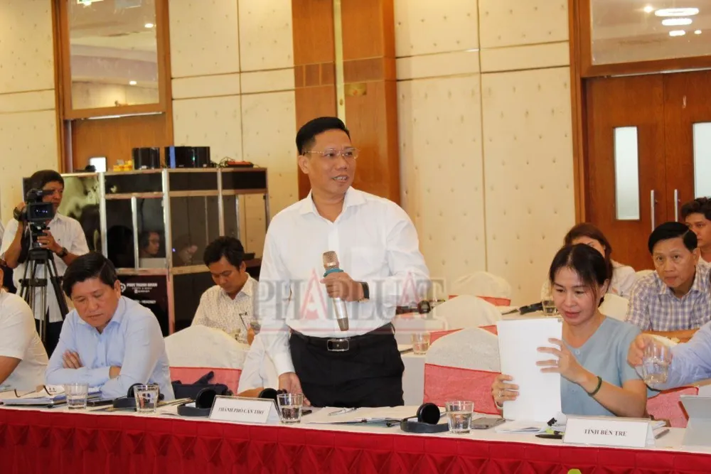 Ông Nguyễn Thực Hiện – Phó Chủ tịch UBND TP Cần Thơ phát biểu tại cuộc họp. Ảnh: NHẪN NAM ra-soat-du-an-su-dung-von-vay-wb-2.jpg