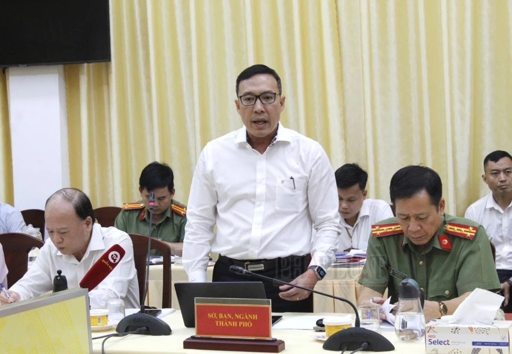 Ông Trần Phú Lộc Thành - Phó Giám đốc Sở TN&MT TP Cần Thơ phát biểu tại buổi làm việc. Ảnh: NHẪN NAM Ông Trần Phú Lộc Thành - Phó Giám đốc Sở TN&MT TP Cần Thơ.