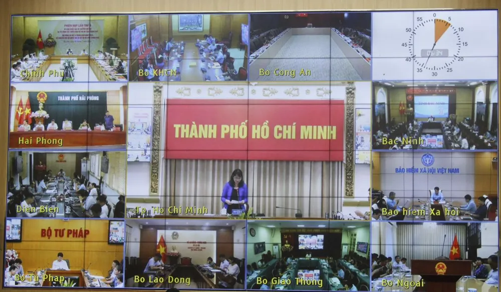Hội nghị sơ kết 6 tháng về chuyển đổi số quốc gia và Đề án 06 của Chính phủ trực tuyến với 63 tỉnh, thành và các bộ ngành. Ảnh: NHẪN NAM kinh-te-so-tp-hcm-2.jpg