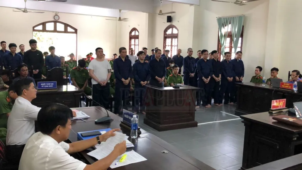 TAND quận Ninh Kiều, TP Cần Thơ xét xử 26 bị cáo gây rối trật tự công cộng.