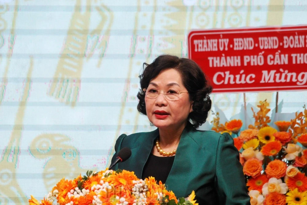 Thống đốc NHNN Nguyễn Thị Hồng phát biểu tại hội nghị. Ảnh: NHẪN NAM Thống đốc NHNN Nguyễn Thị Hồng