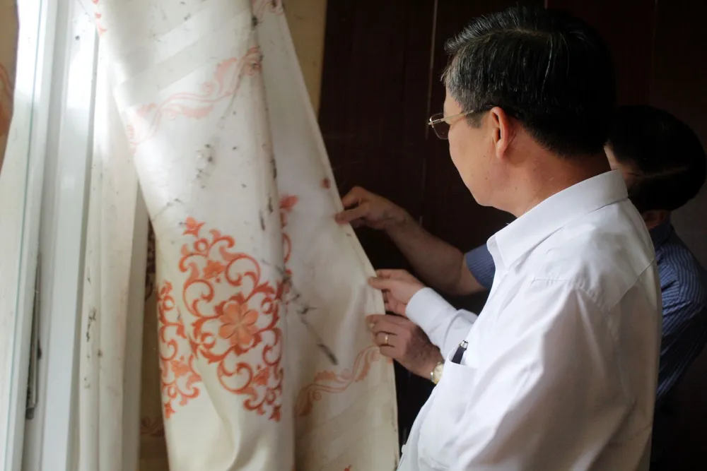 Đoàn khảo sát tại Nhà khách Tây Nam Bộ. Ảnh: NHẪN NAM tp-can-tho-khao-sat-nha-o-cong-vu-1.jpg