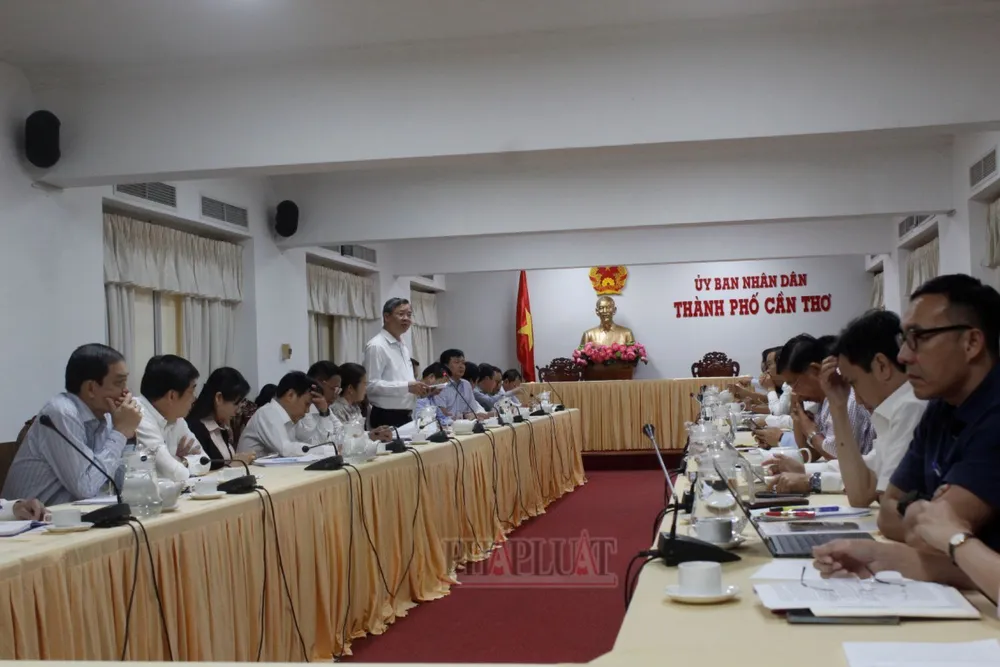 UBND TP Cần Thơ họp báo cáo tiến độ Đề án thành lập, tổ chức lại cơ quan chuyên môn, cơ quan hành chính cấp tỉnh.