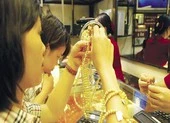 Bất chấp giá vàng thế giới 'ngủ', giá vàng trong nước vẫn tăng