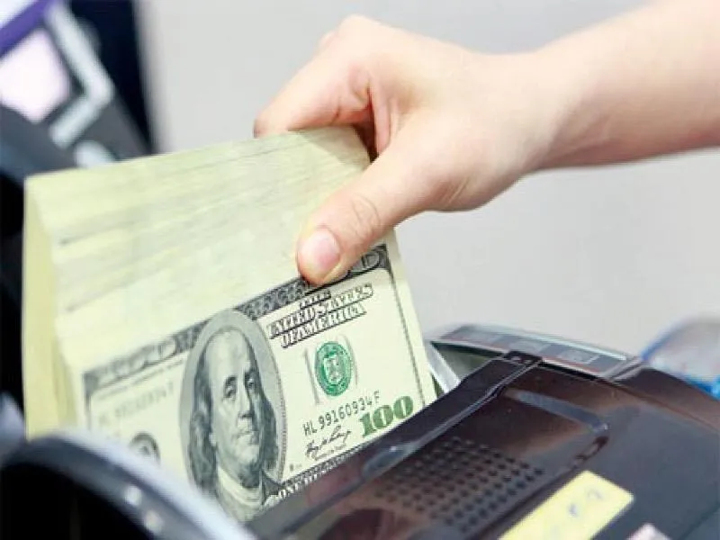 Giá mua bán USD trên thị trường tự do tăng mạnh. Ảnh minh hoạ giá mua bán USD tự do tăng