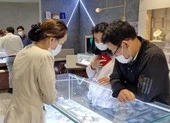 Vì sao người Việt 'mê' vàng hơn Trung Quốc, Ấn Độ? ảnh 2 Nhà đầu tư vàng lỗ nặng vì trót mua lúc giá lên đỉnh