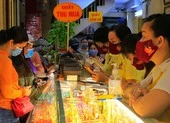Nhu cầu tích trữ vàng bất ngờ tăng đột biến ảnh 1 Giá vàng sụp đổ, nhà đầu tư cá mập cũng tháo chạy