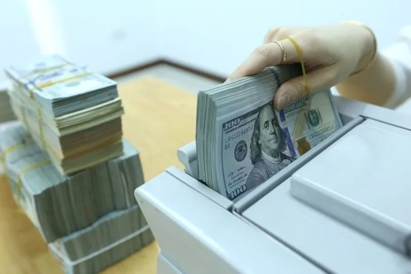 Giá đôla Mỹ trên thị trường tự do đạt kỷ lục mới. Ảnh minh họa giá đôla Mỹ chợ đen