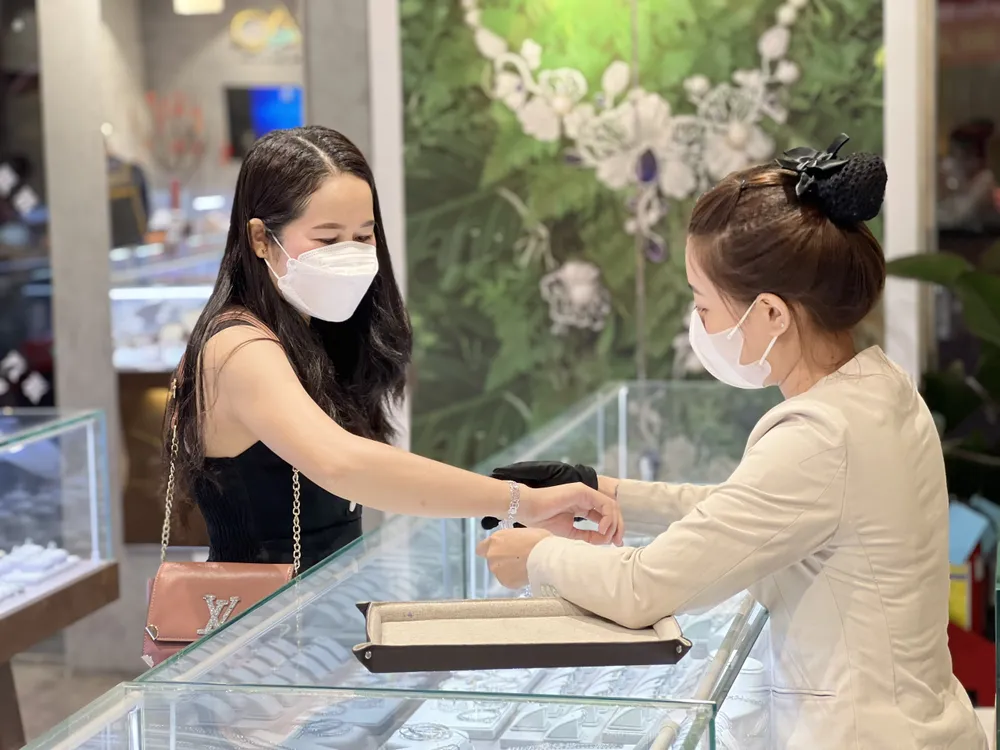 giá vàng nhẫn 9999 giảm mạnh