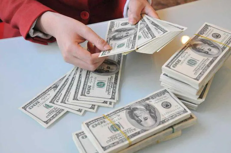 Giá USD ngân hàng vẫn duy trì đà tăng. Ảnh minh hoạ giá USD