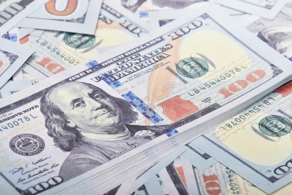 Giá USD chợ đen rơi nhanh, trong khi giá đôla Mỹ trên thị trường chính thức duy trì sự ổn định