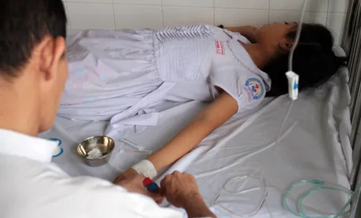 9 học sinh một lớp nhập viện sau khi tiêm Sởi - Rubella ảnh 2