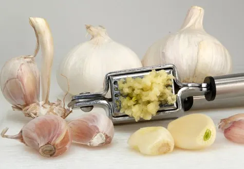 Tác hại của việc sử dụng tỏi bừa bãi ảnh 1 Tác hại của việc sử dụng tỏi bừa bãi ảnh 1