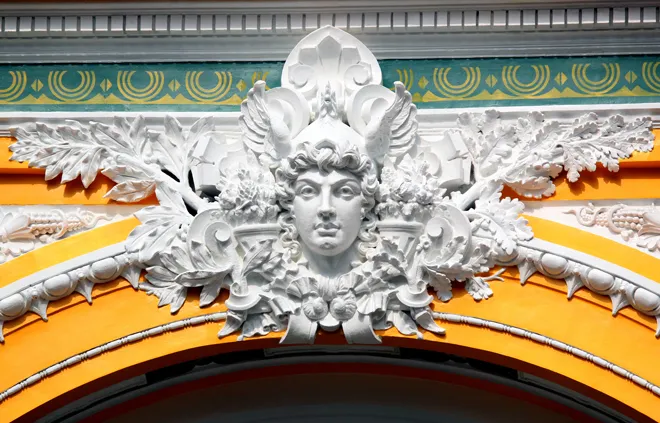 Tòa nhà 130 tuổi ở Sài Gòn thay 'áo mới' ảnh 3 Tòa nhà 130 tuổi ở Sài Gòn thay 'áo mới' ảnh 3