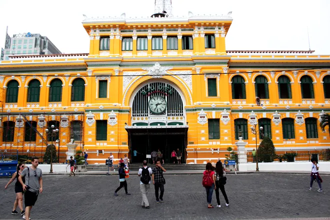 Tòa nhà 130 tuổi ở Sài Gòn thay 'áo mới' ảnh 11 Tòa nhà 130 tuổi ở Sài Gòn thay 'áo mới' ảnh 11