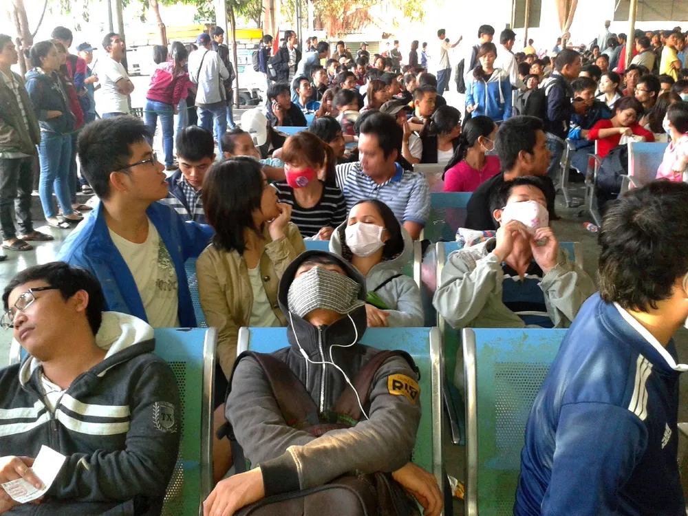 Lại ngủ gục, hụt hơi vì vé tết ảnh 2 Lại ngủ gục, hụt hơi vì vé tết ảnh 2