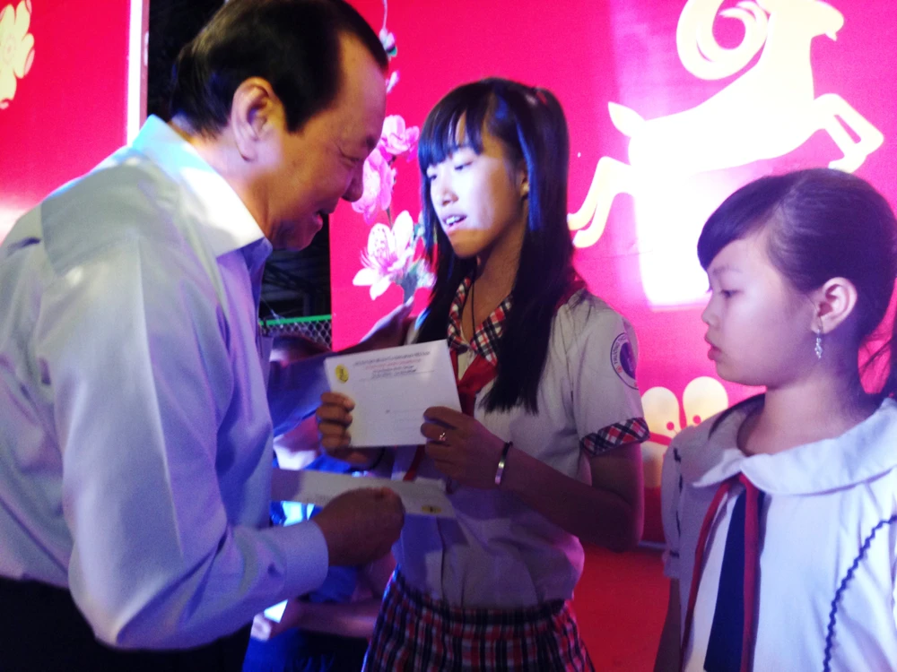 Ấm tình buổi họp mặt 500 ‘gia đình Công đoàn’ ảnh 3