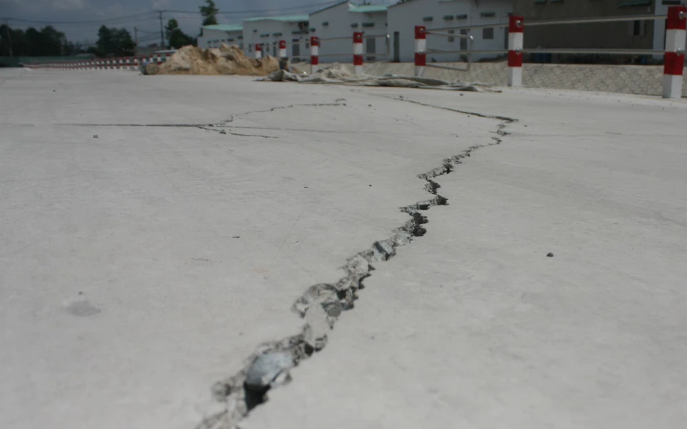 Kênh Ba Bò mới đưa vào sử dụng đã có dấu hiệu hư hỏng ảnh 2