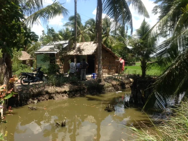 Những hình ảnh đầu tiên của bé sơ sinh bị đâm vào đầu khi về tới nhà ảnh 2