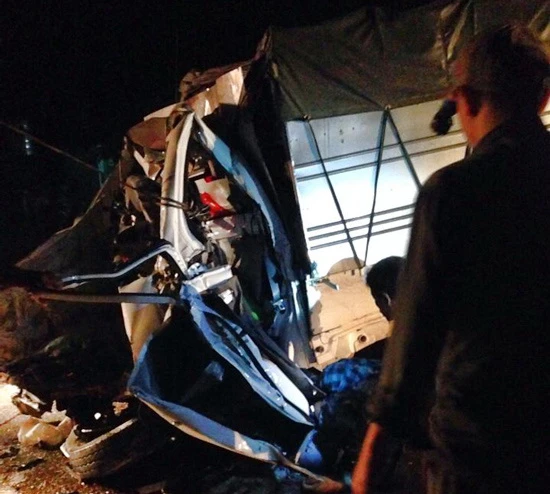 Tai nạn kinh hoàng làm bốn người thương vong ảnh 3