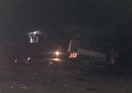 Tai nạn kinh hoàng làm bốn người thương vong ảnh 1