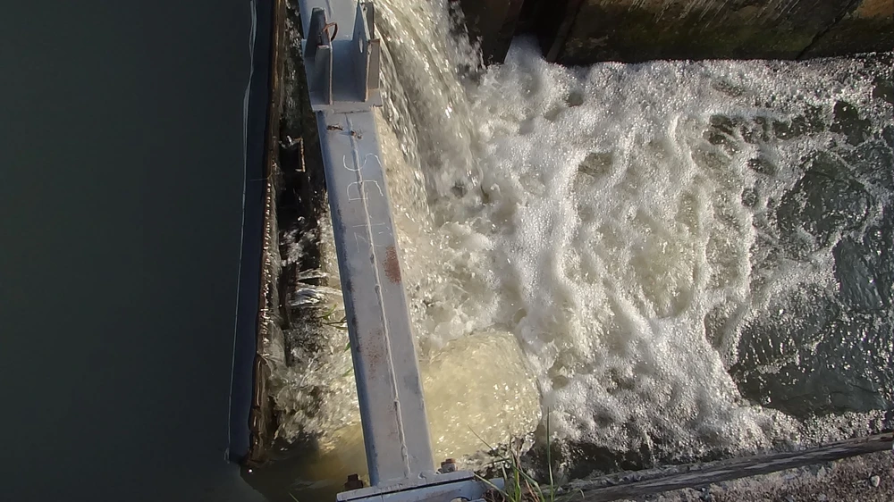 Cống ngăn triều không ngăn nổi nước ảnh 3